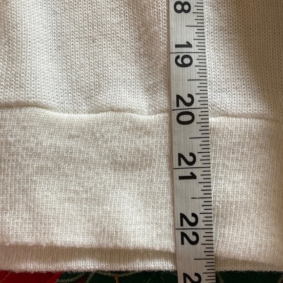 VTG Monaco Monte-Carlo White V-Neck Sweater - Picture 5 of 5